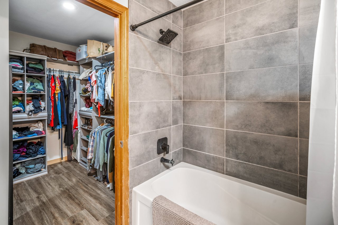 809 5th Street Unit: 3