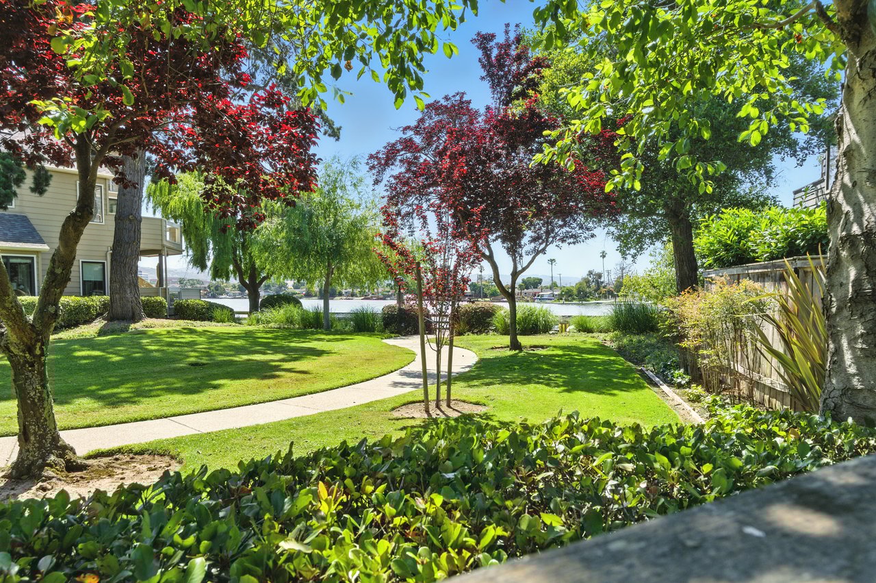892 Wharfside Road