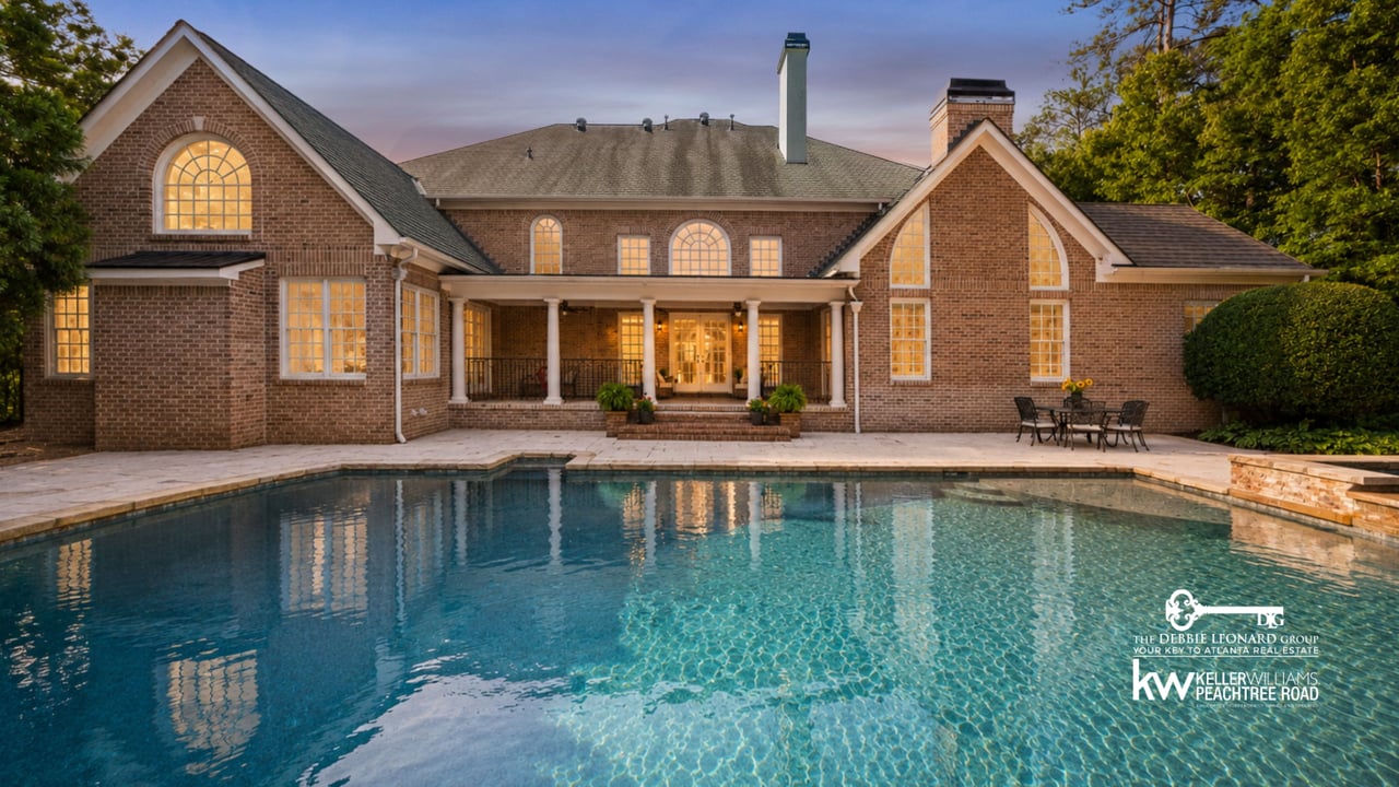 What Luxury Real Estate Marketing Looks Like