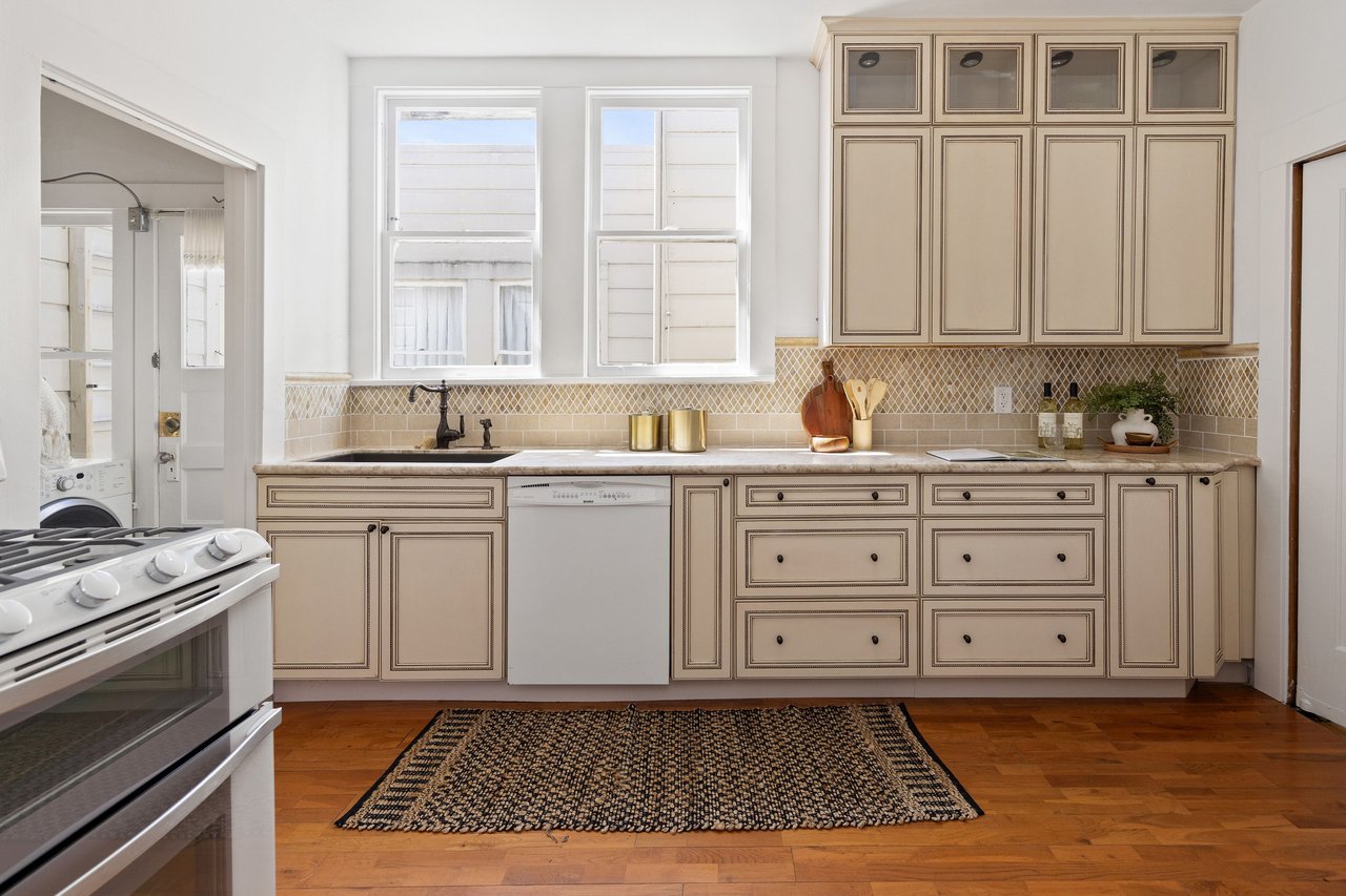 Richmond Duplex with Income Potential
