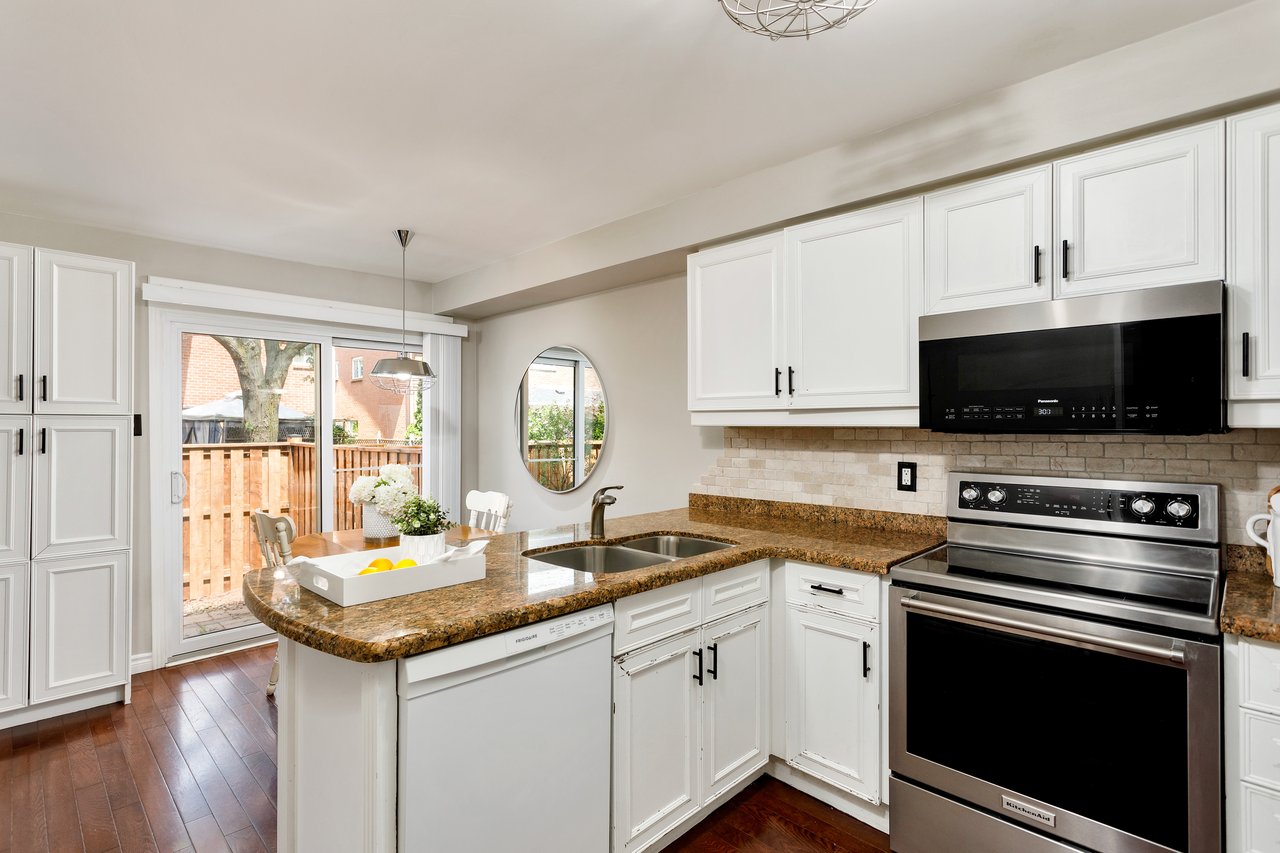 2006 Glenada Crescent Unit 7