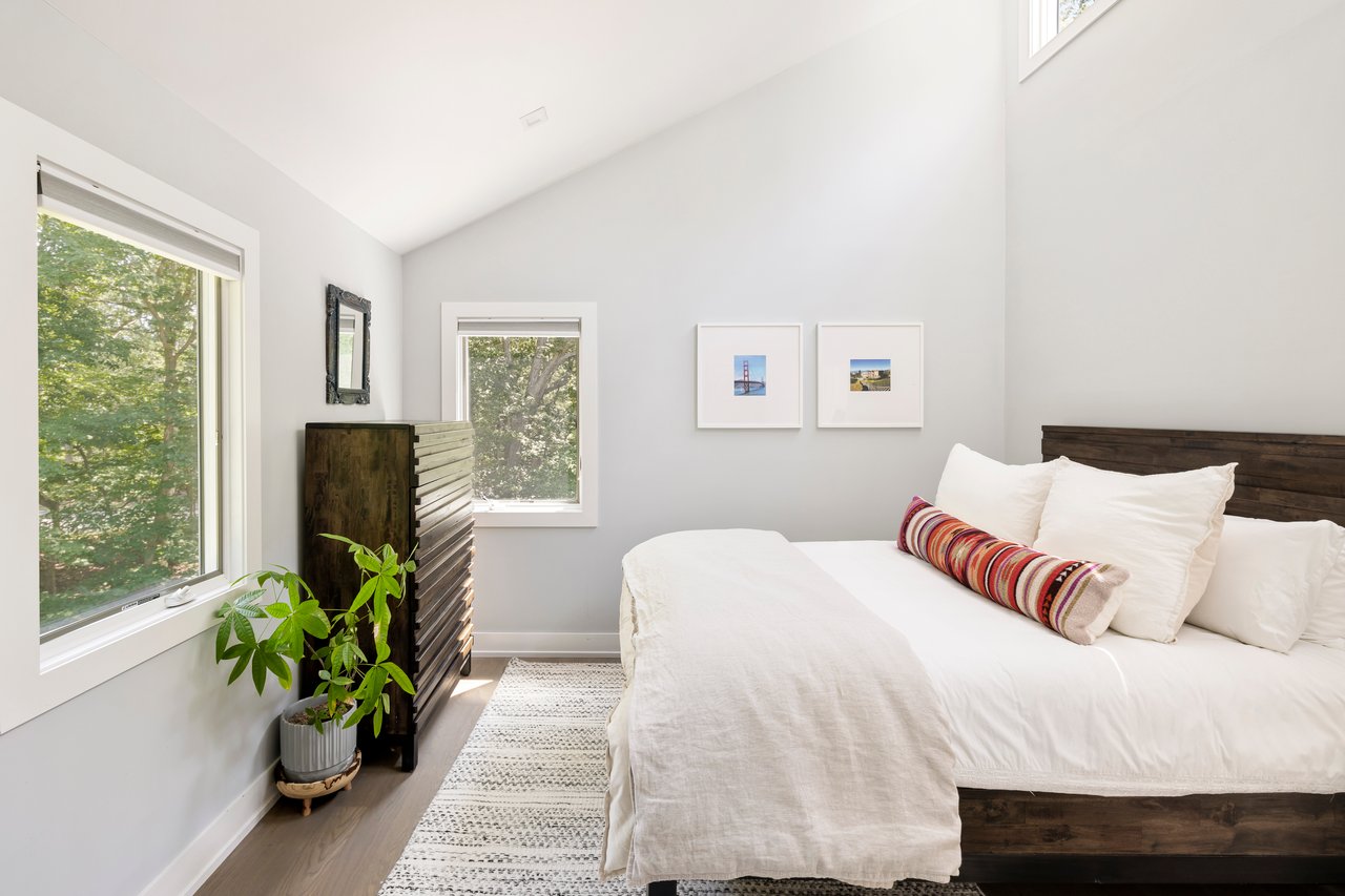27 Landfall Road, East Hampton