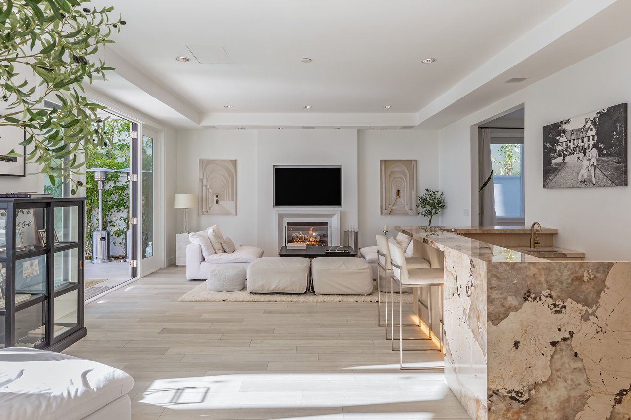 12000 Crest Ct, Beverly Hills