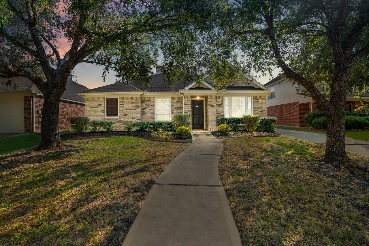 18418 Half Moon Trail