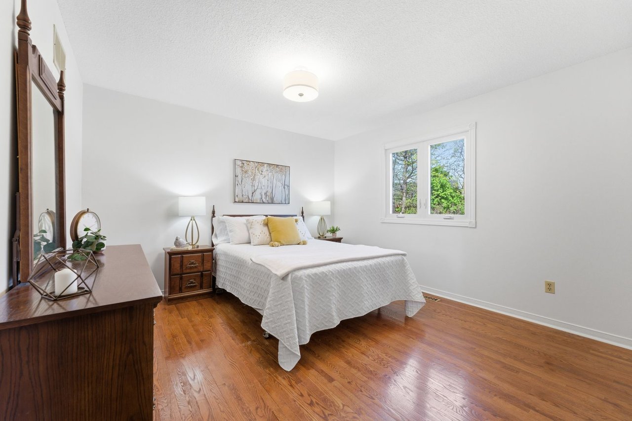 5211 Micmac Cres