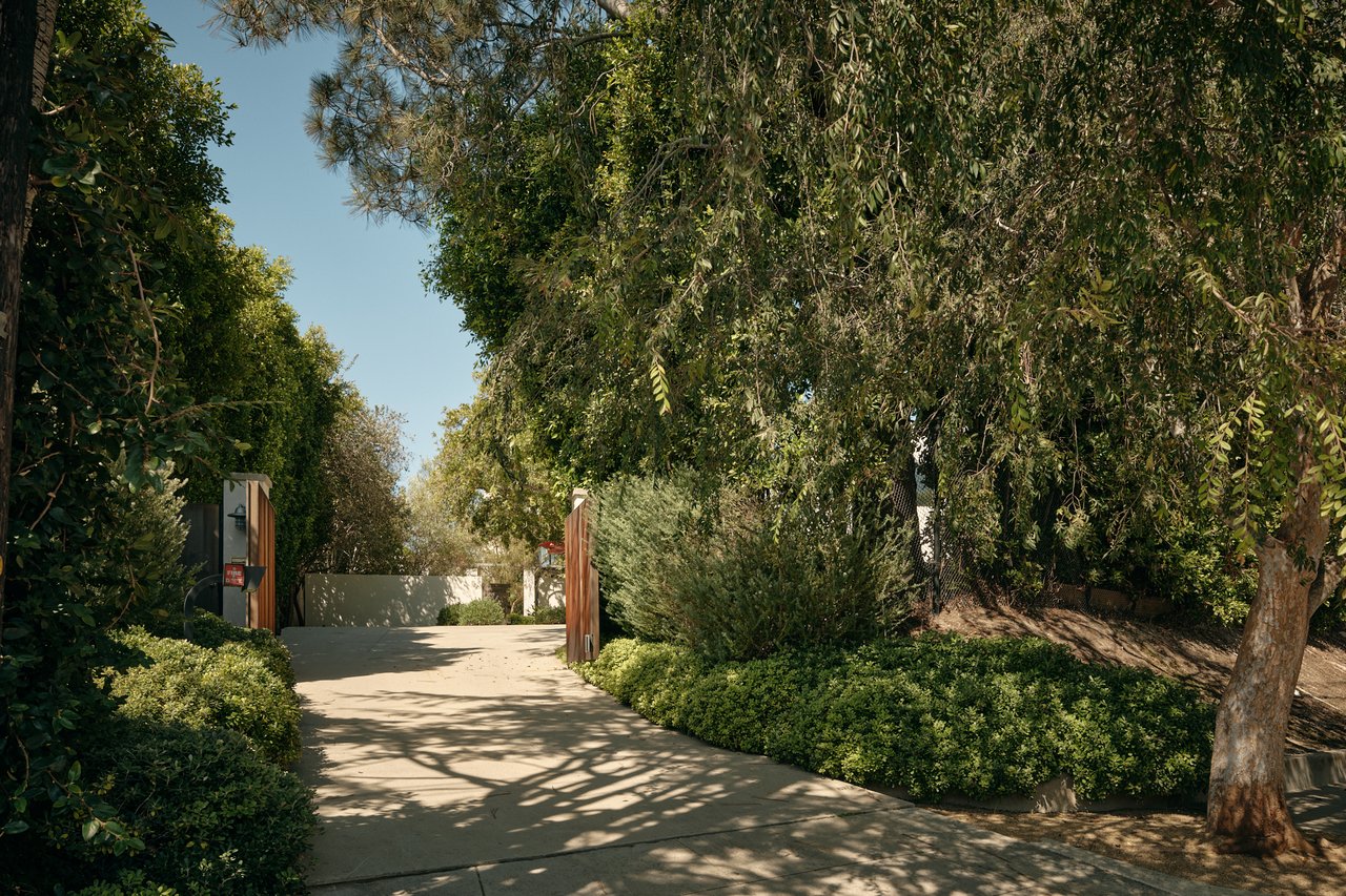  621 N Bonhill Rd, Brentwood