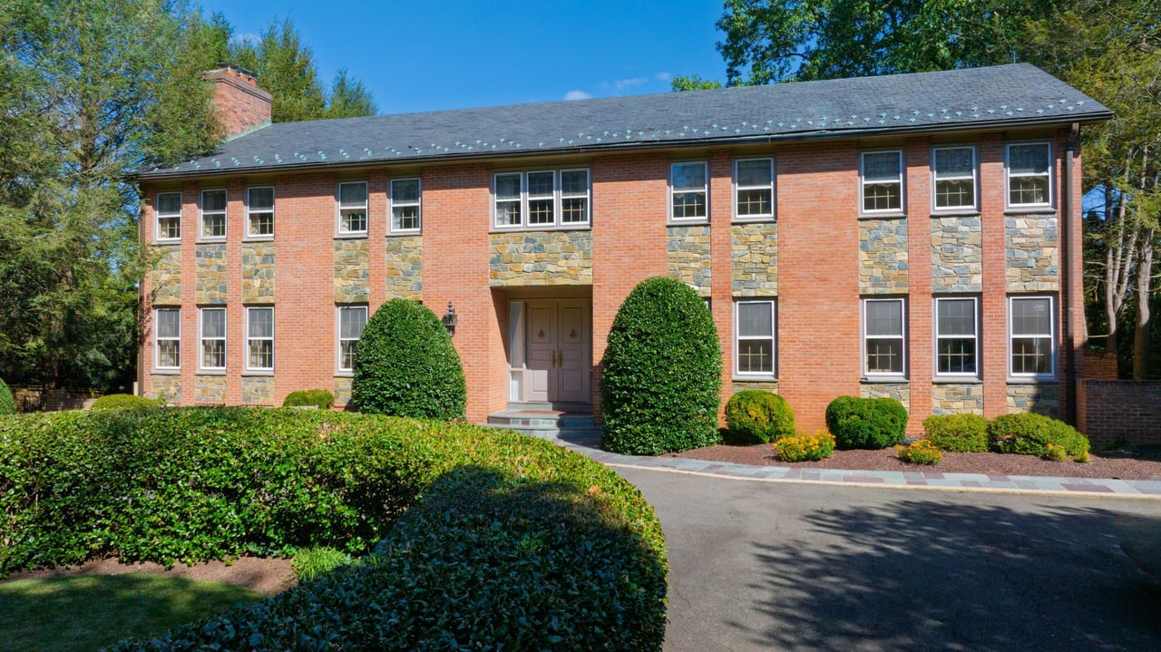 221 Chain Bridge Road
