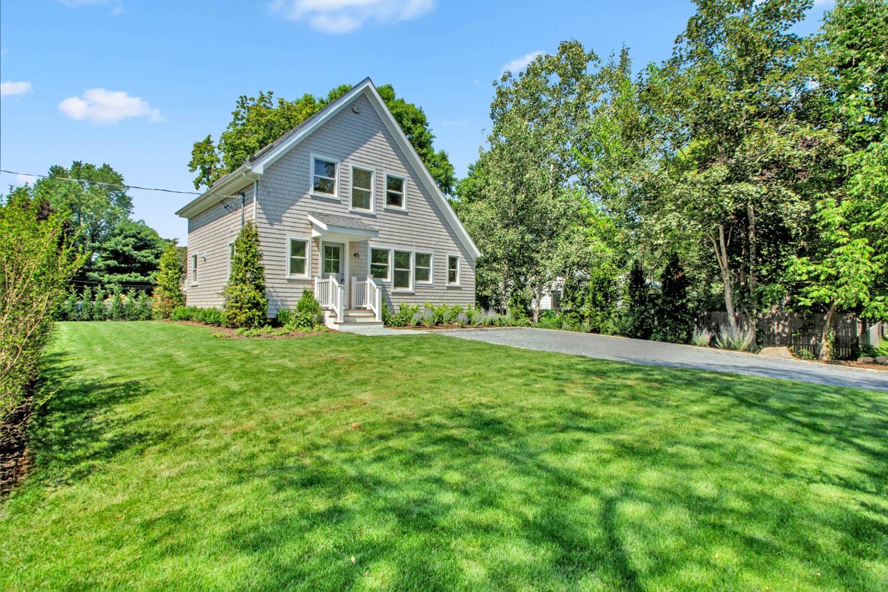 45 Pine Crest Ln