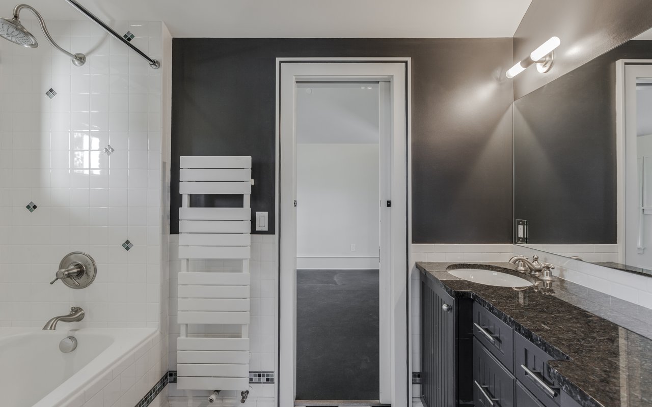 437 University Avenue