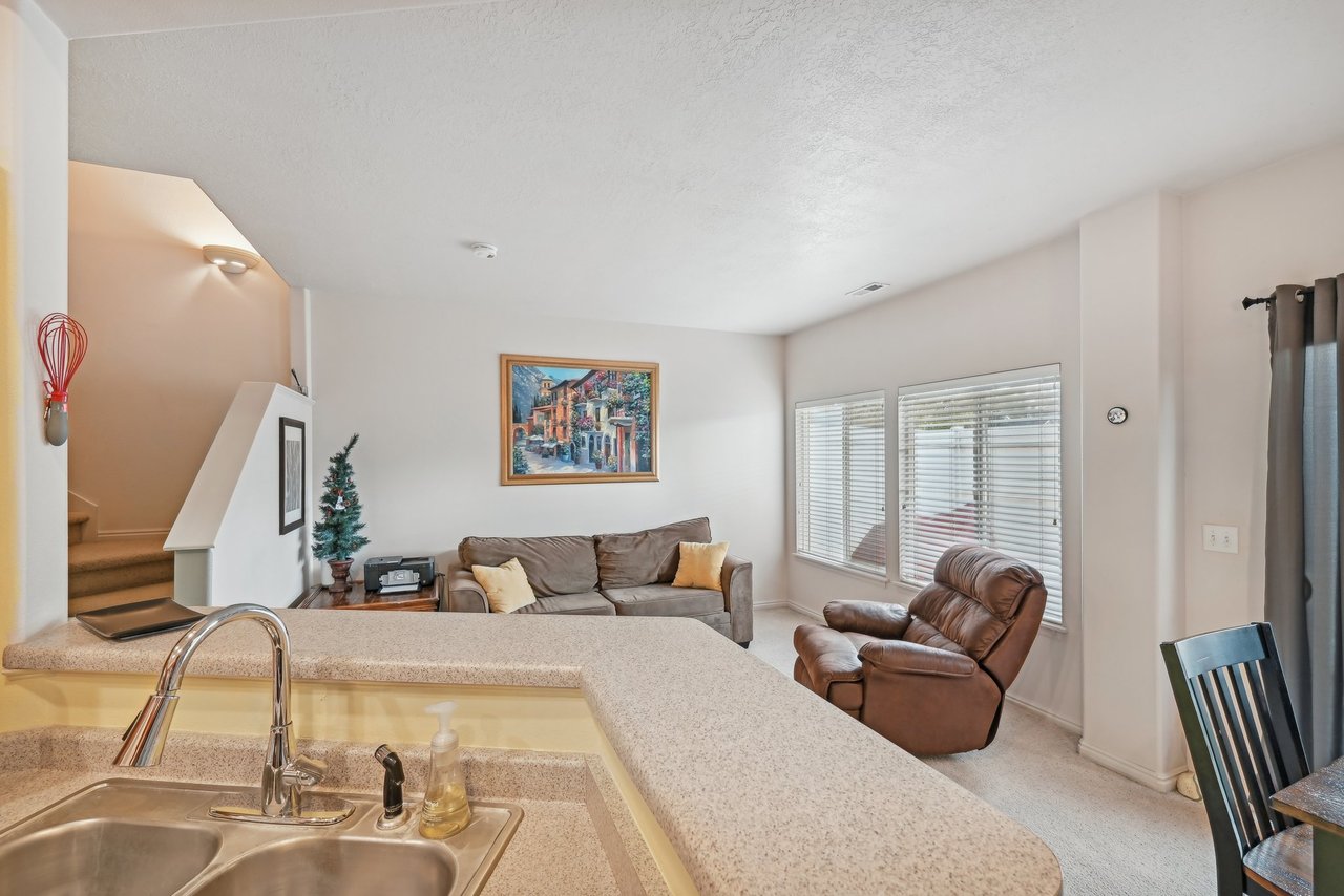 211 Greenfield Cir 103