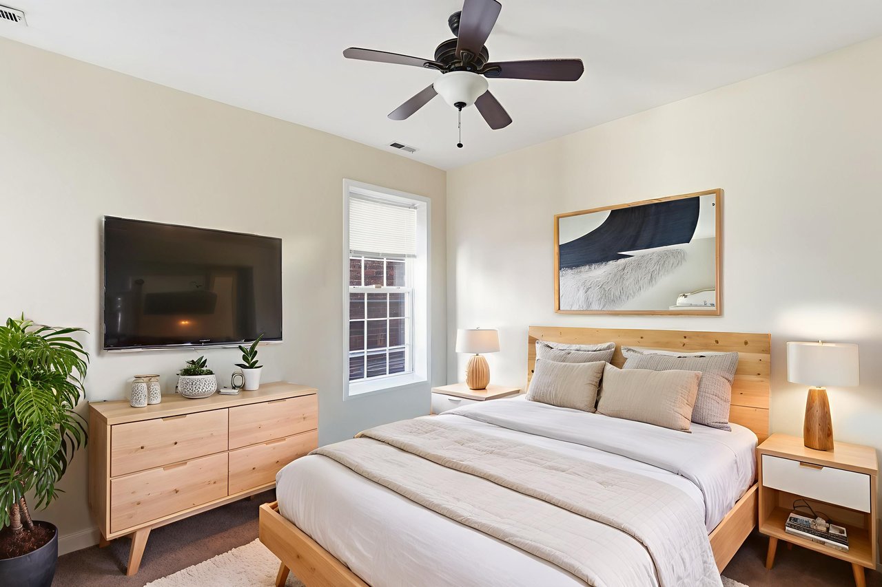 326 Independence Ave SE