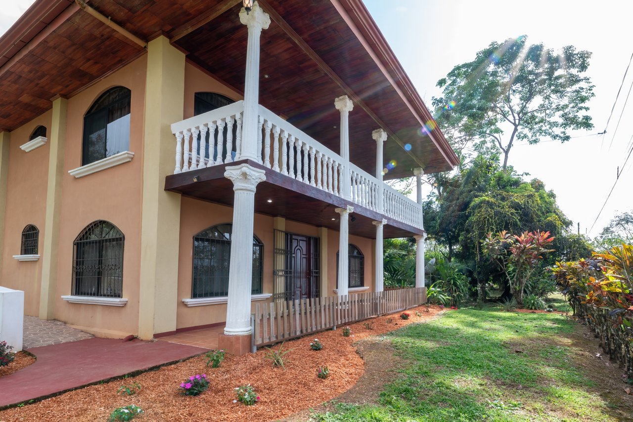 Fully Furnished 3-Bedroom Home in Tinamastes | 0.4 Acres