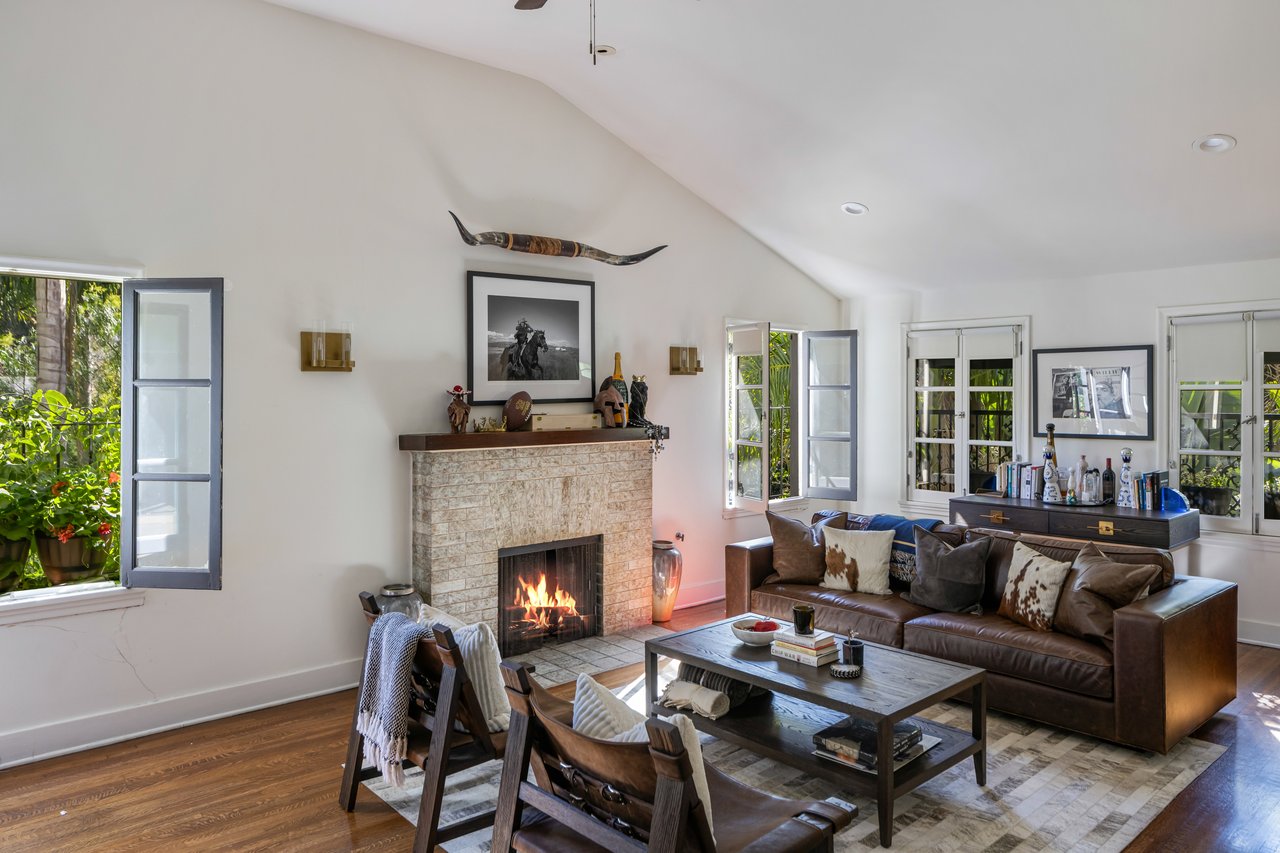 1930 Laurel Canyon Blvd, Hollywood Hills 