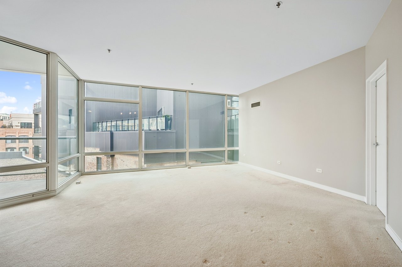 510 W Erie St Unit 604