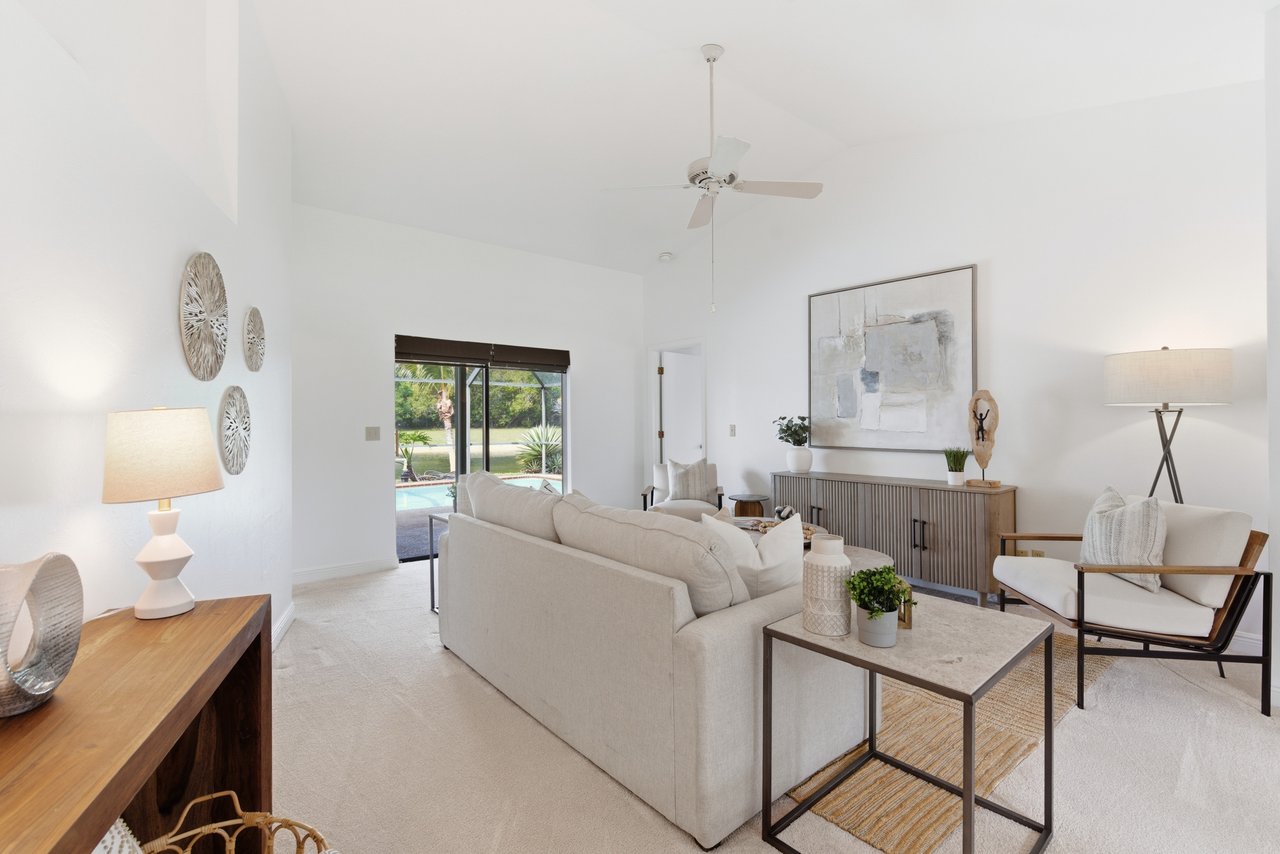 19184 Pine Run Ln - Three Oaks