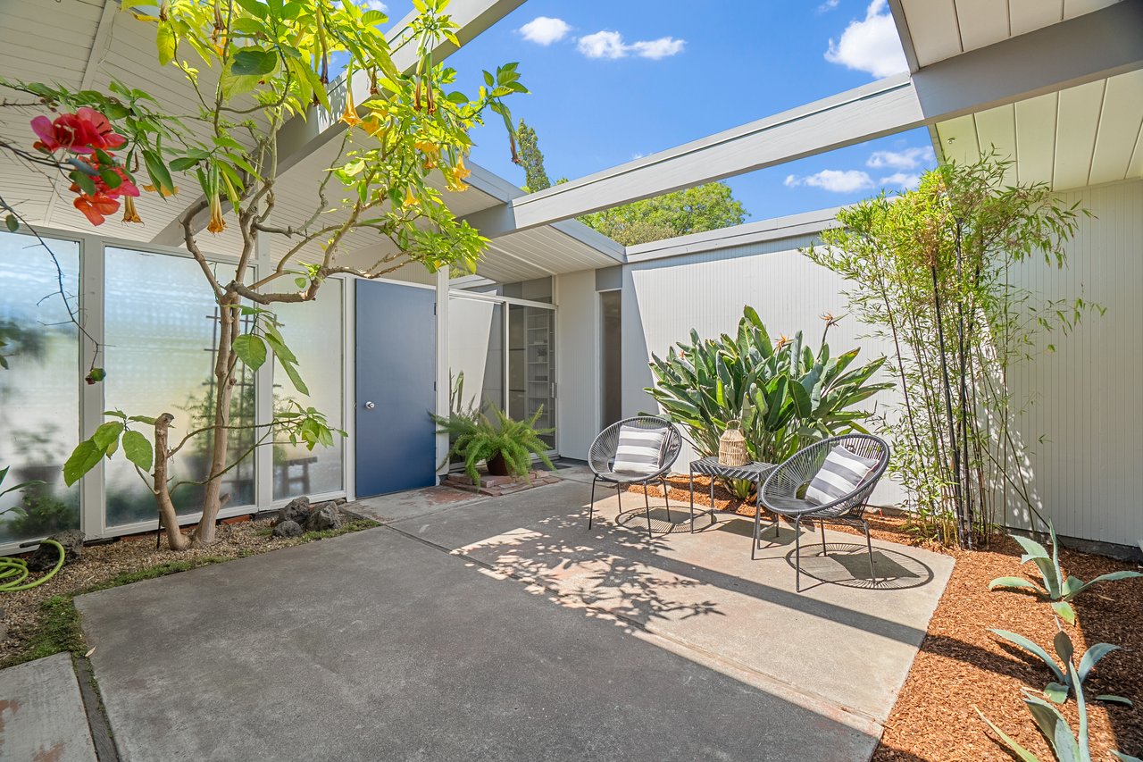 747 Duncardine WAY