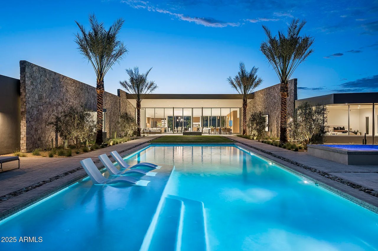 5120 N CASA BLANCA Drive