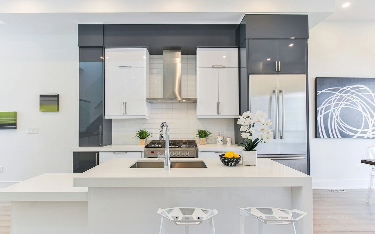 Downsizing Without Debt: How More Homeowners Are Buying Their Next House in Cash