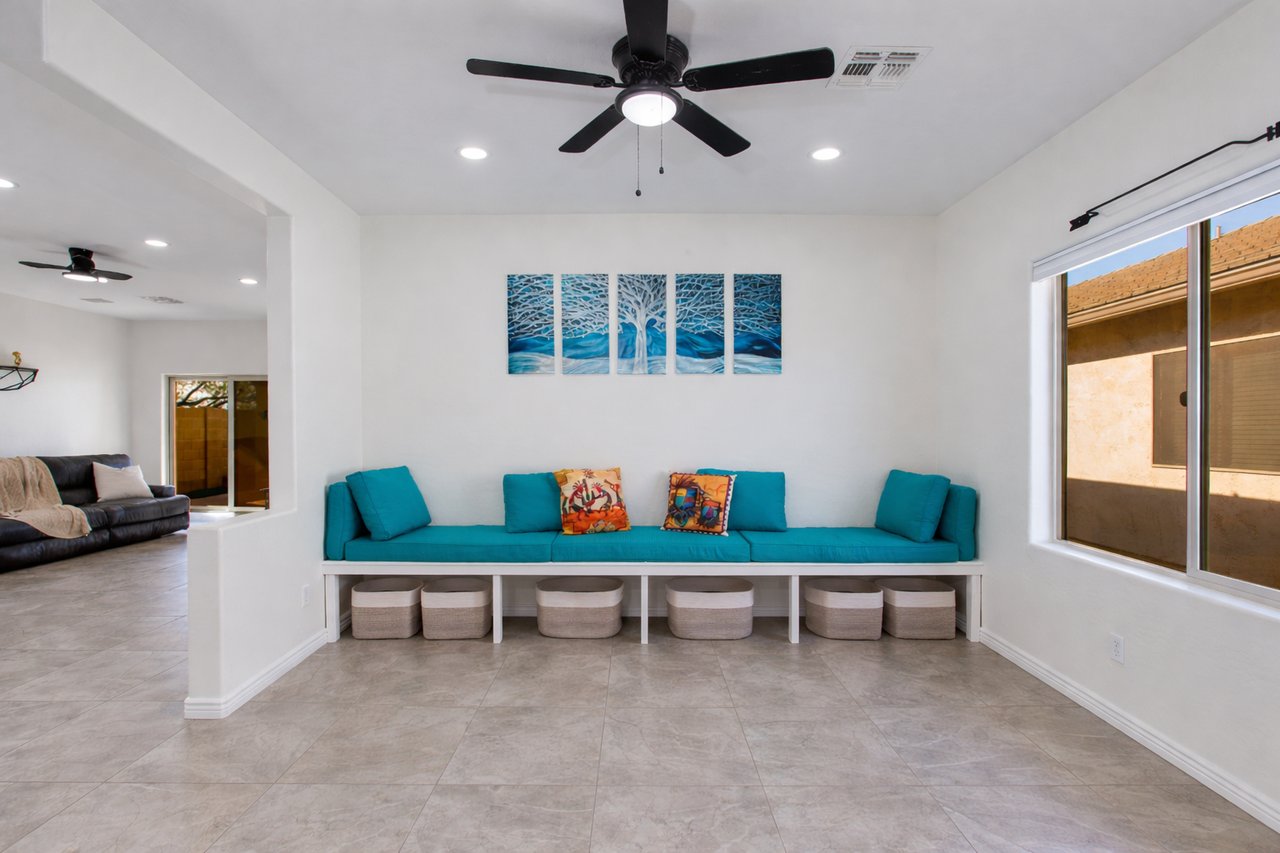 8242 S Hidden Trail Ct