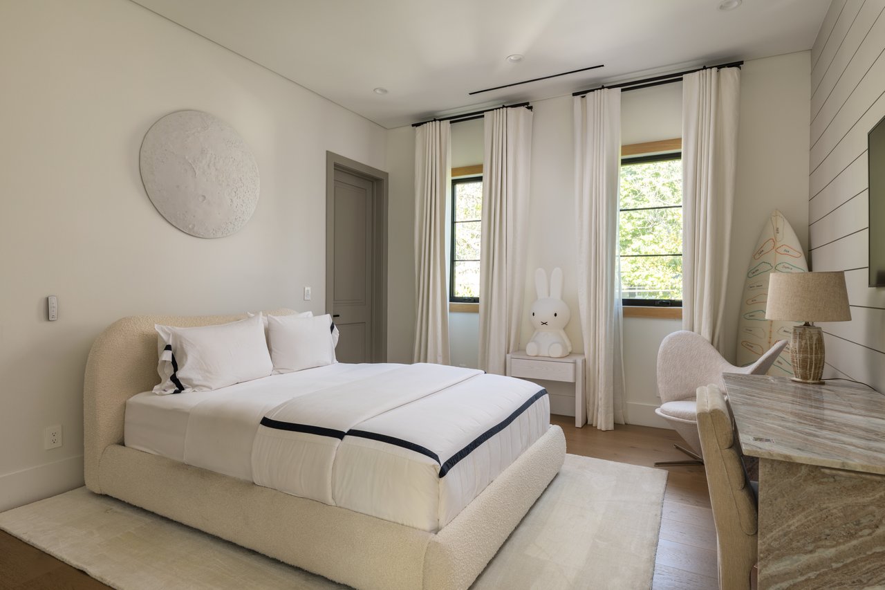 455 N Bundy Dr, Brentwood