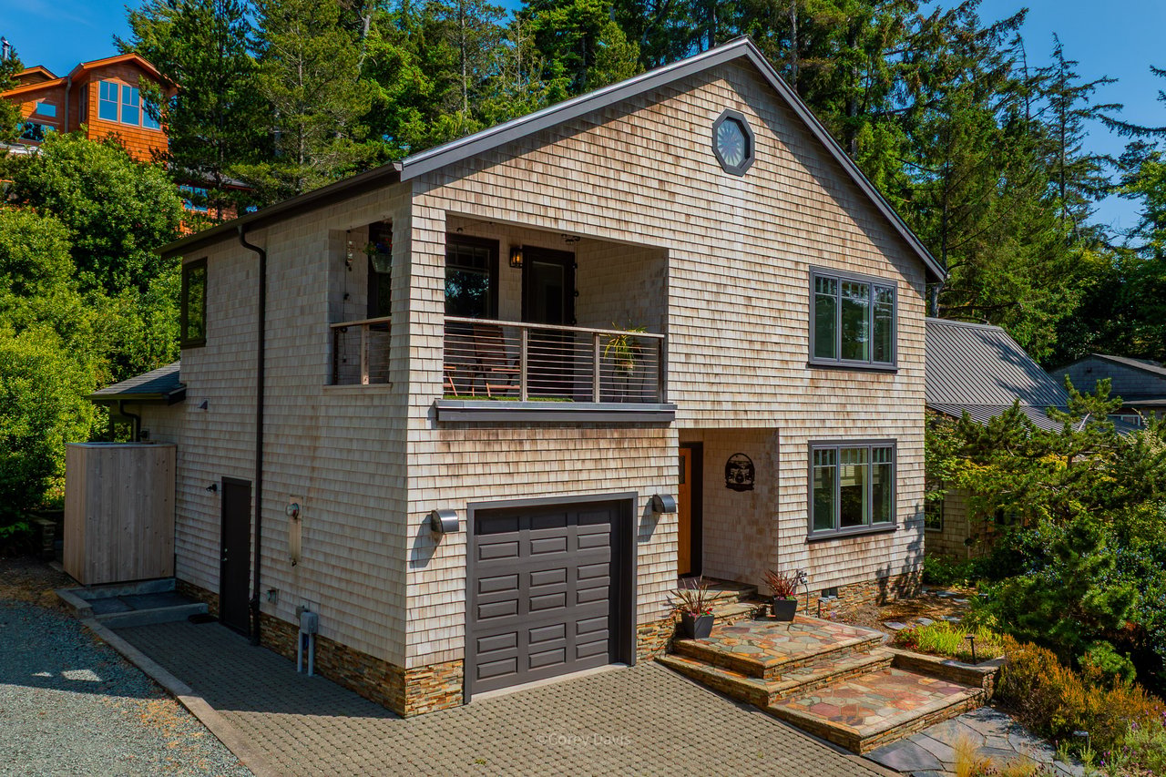 Sold custom beach house at 562 1st St N in Manzanita Oregon one block from the beach