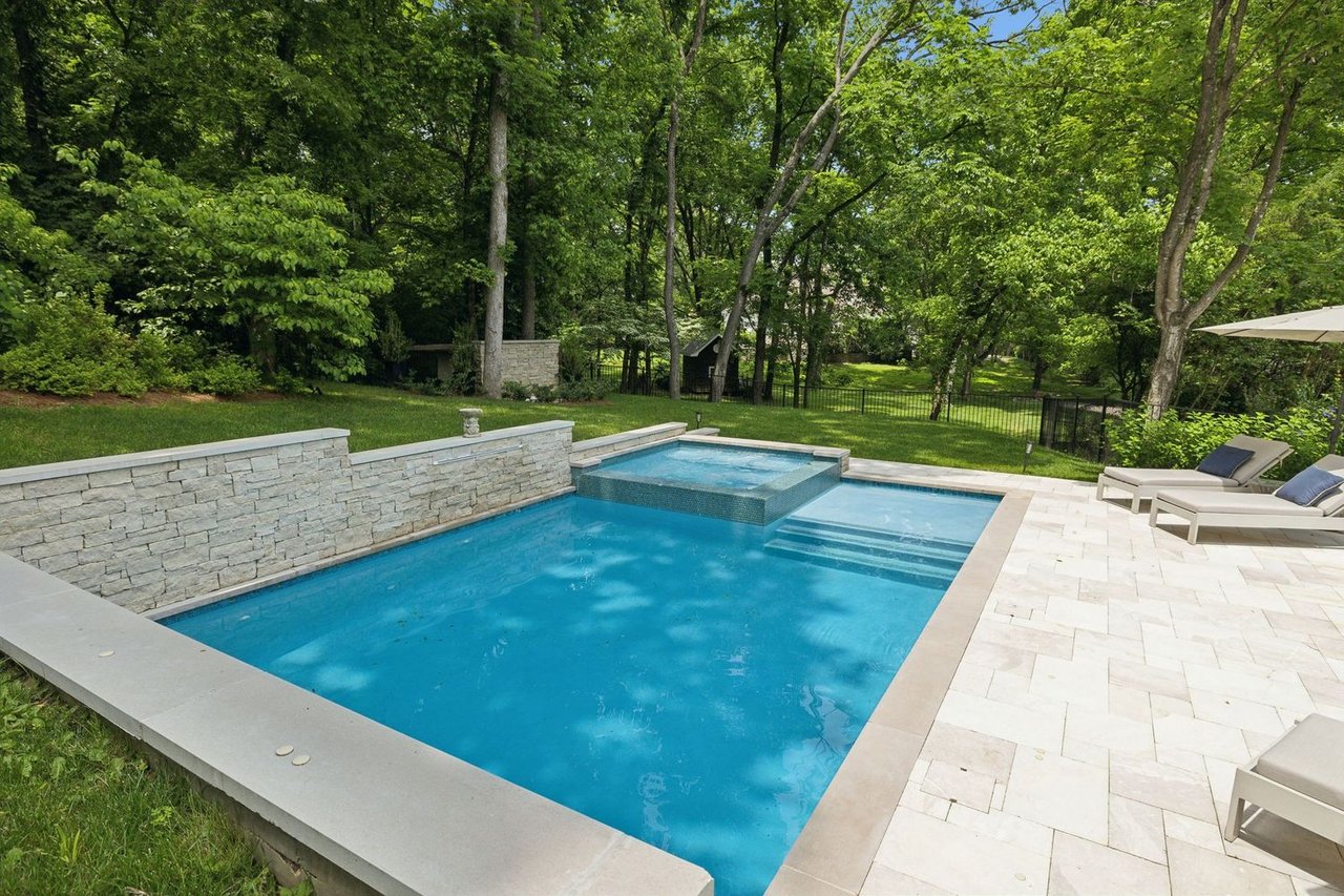 915 Calloway Dr