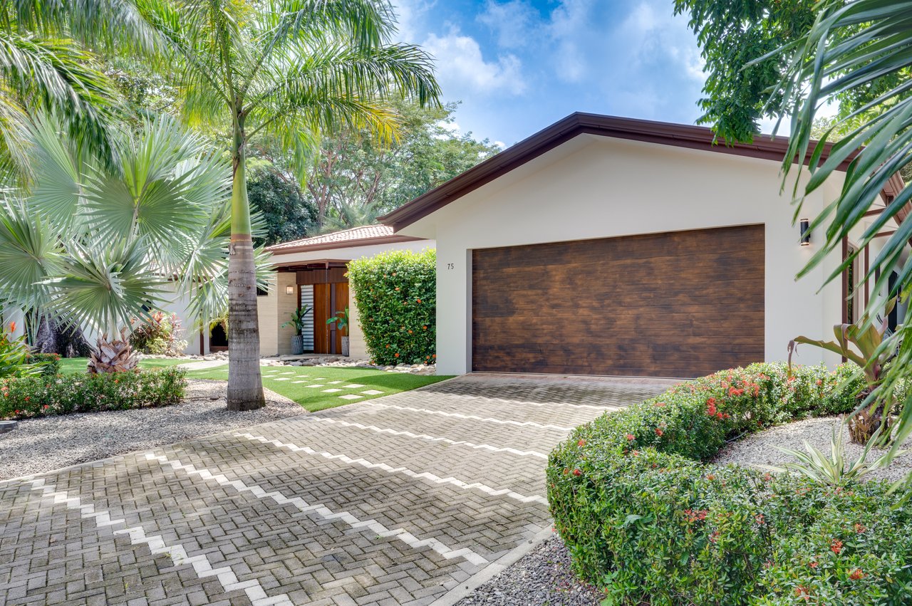 Casa Pachote | Exquisite 4-Bedroom Luxury Home in Hacienda Pinilla’s Reserva de Golf