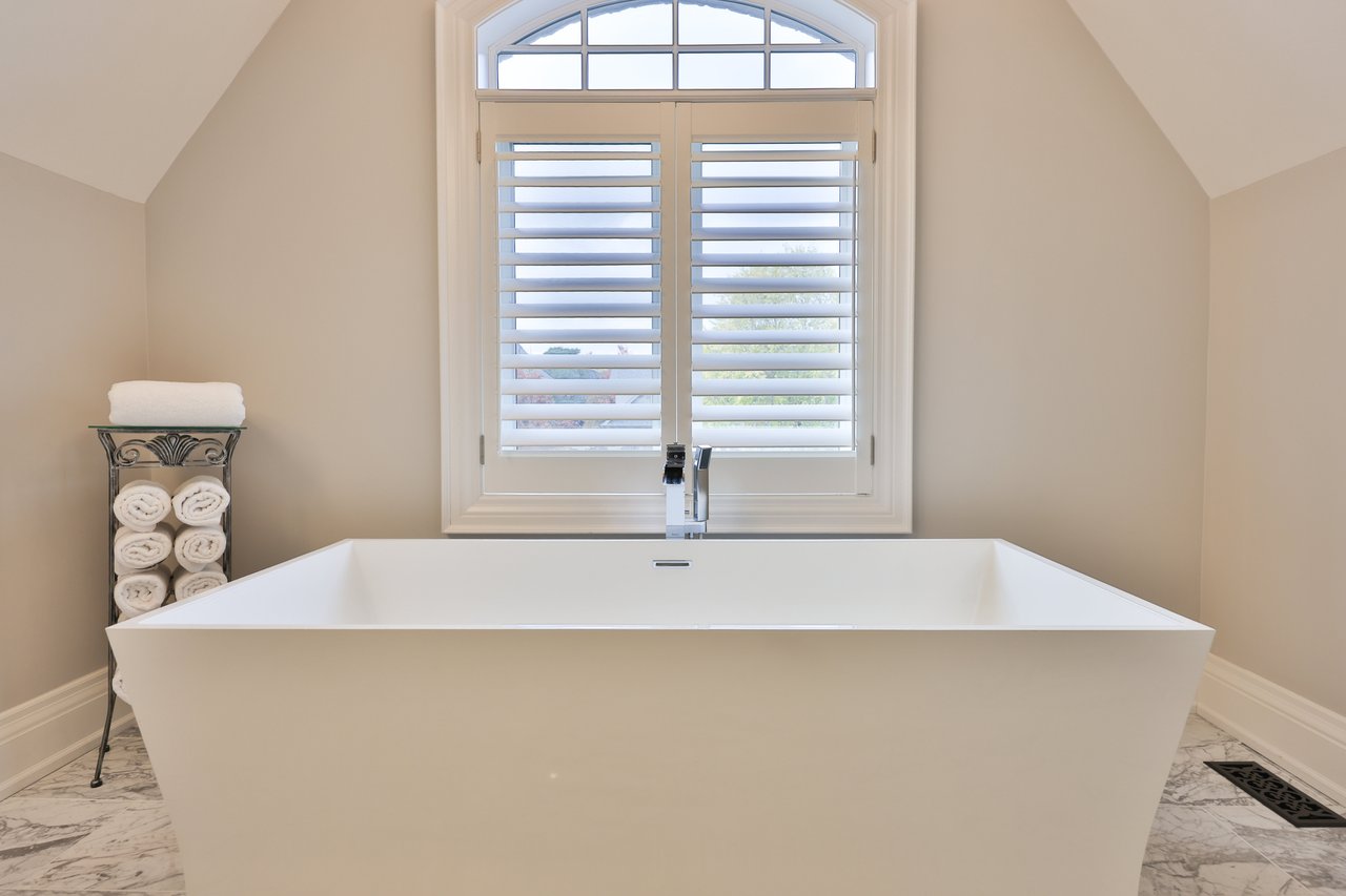 1356 Thornhill Drive