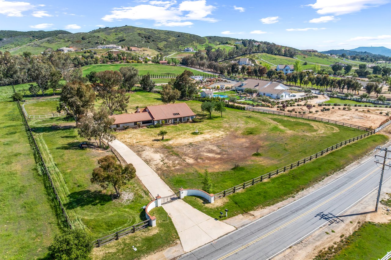 20425 Avenida Castilla