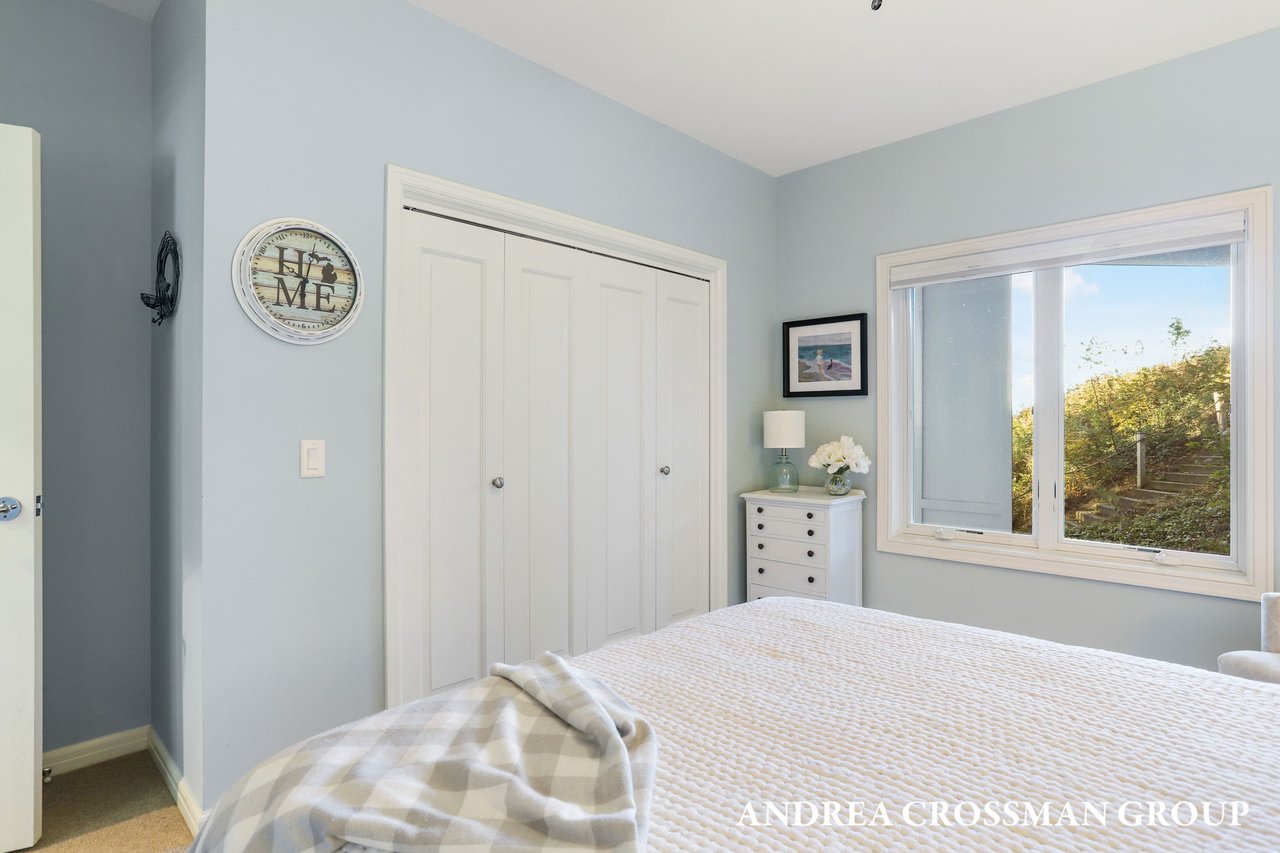 9565 Whispering Sands Dr