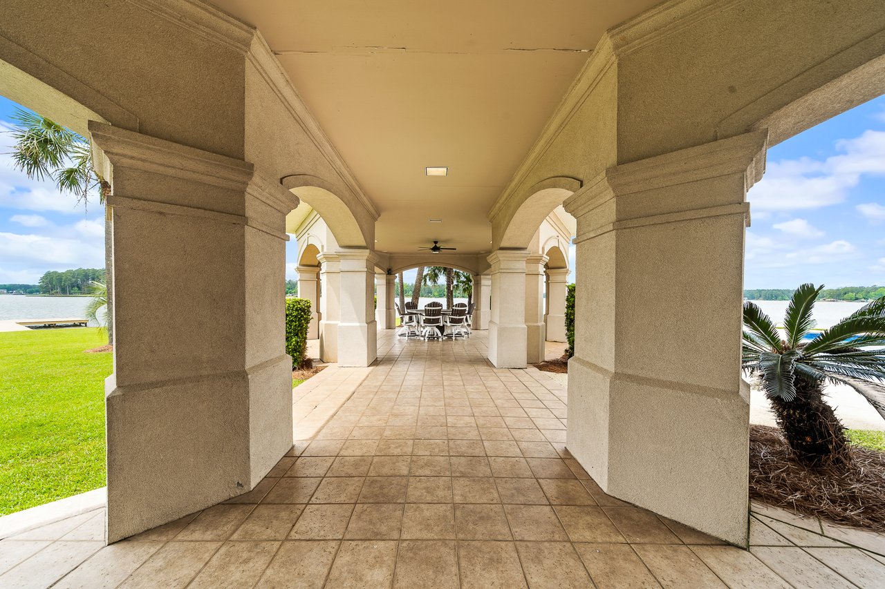 745 S Chickasaw Trail