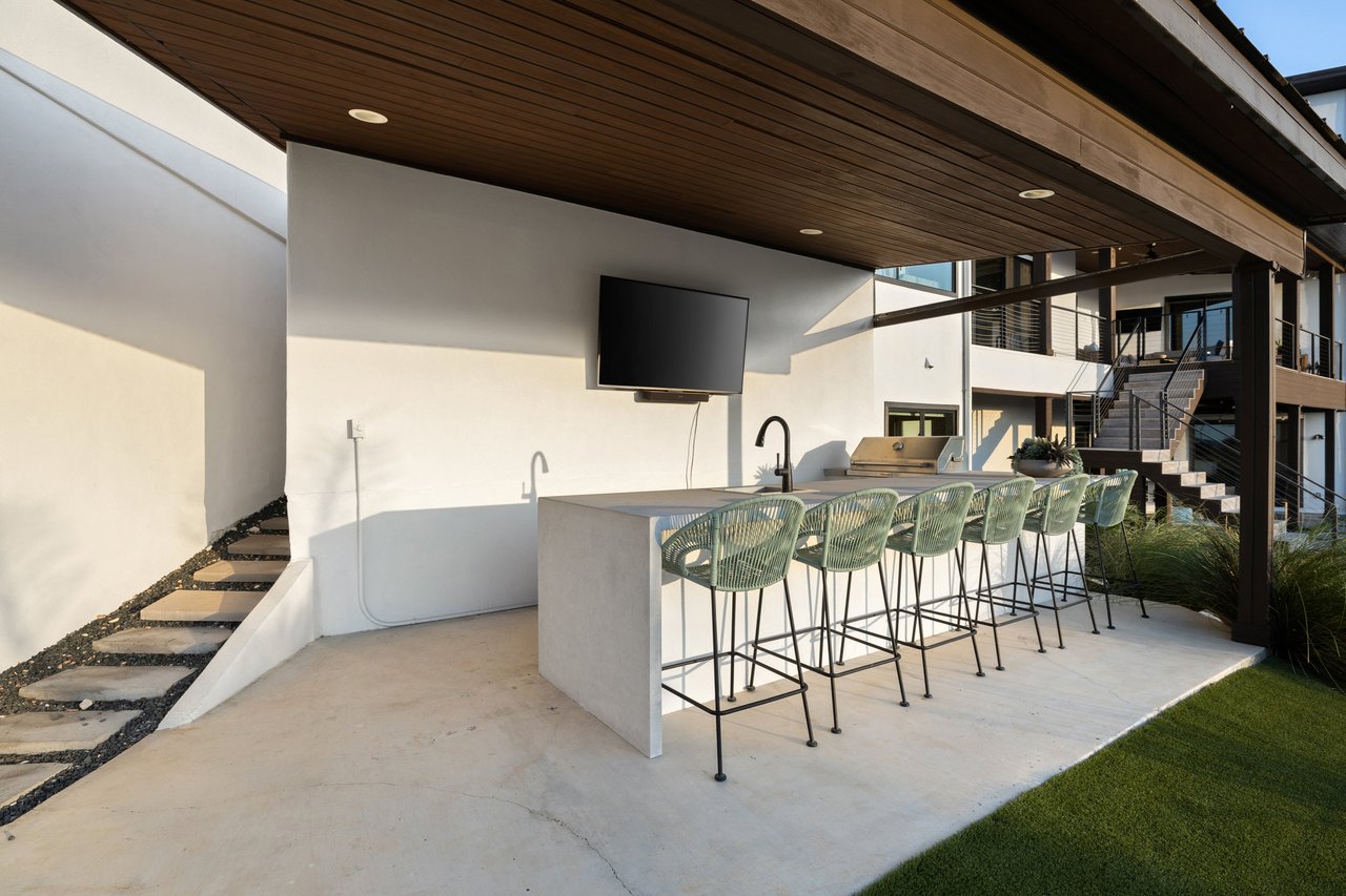 Spanish Oaks Luxury 