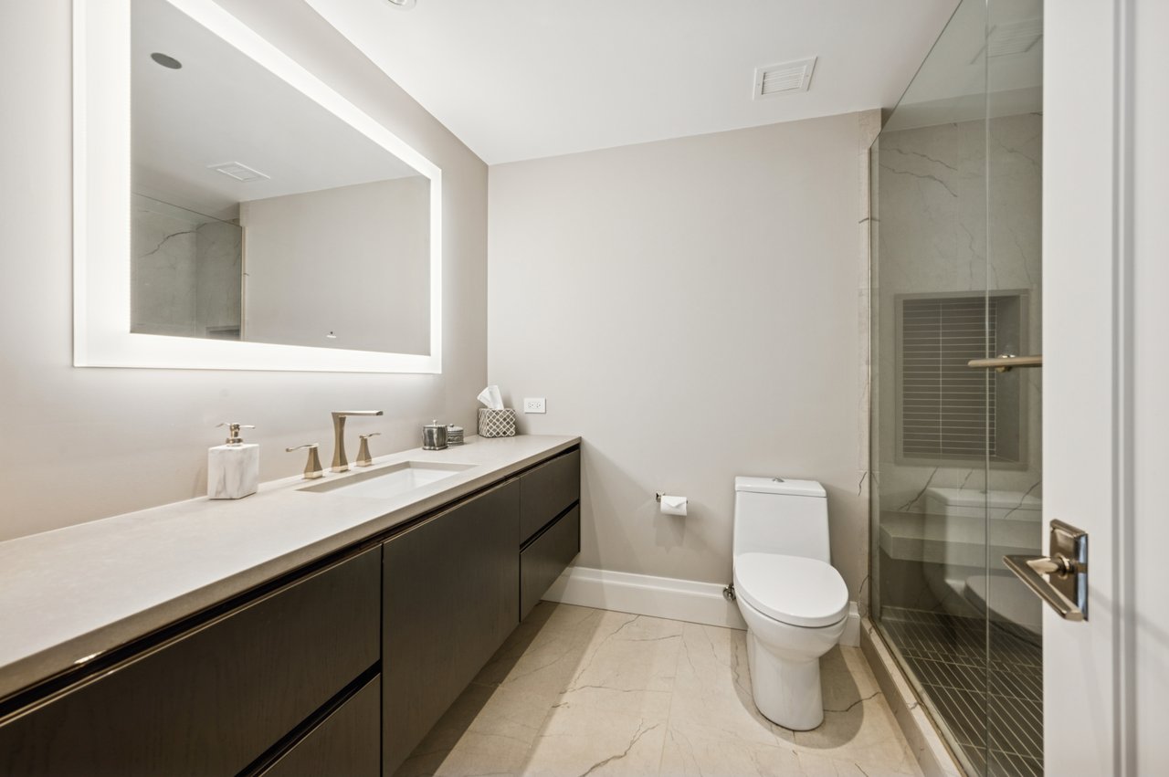 180 E Pearson Street Unit: 5603