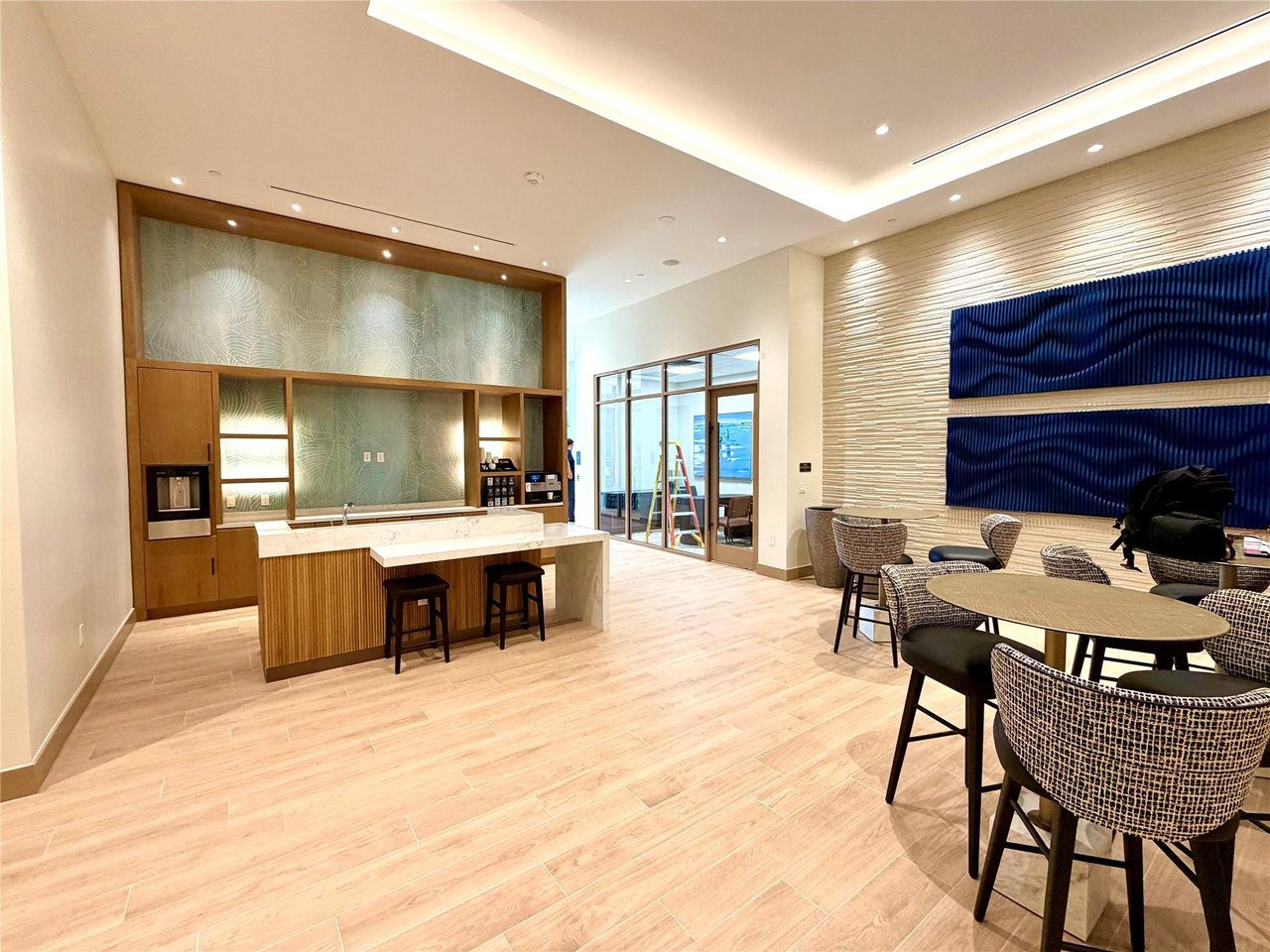 153 N Seabreeze blvd S-2101