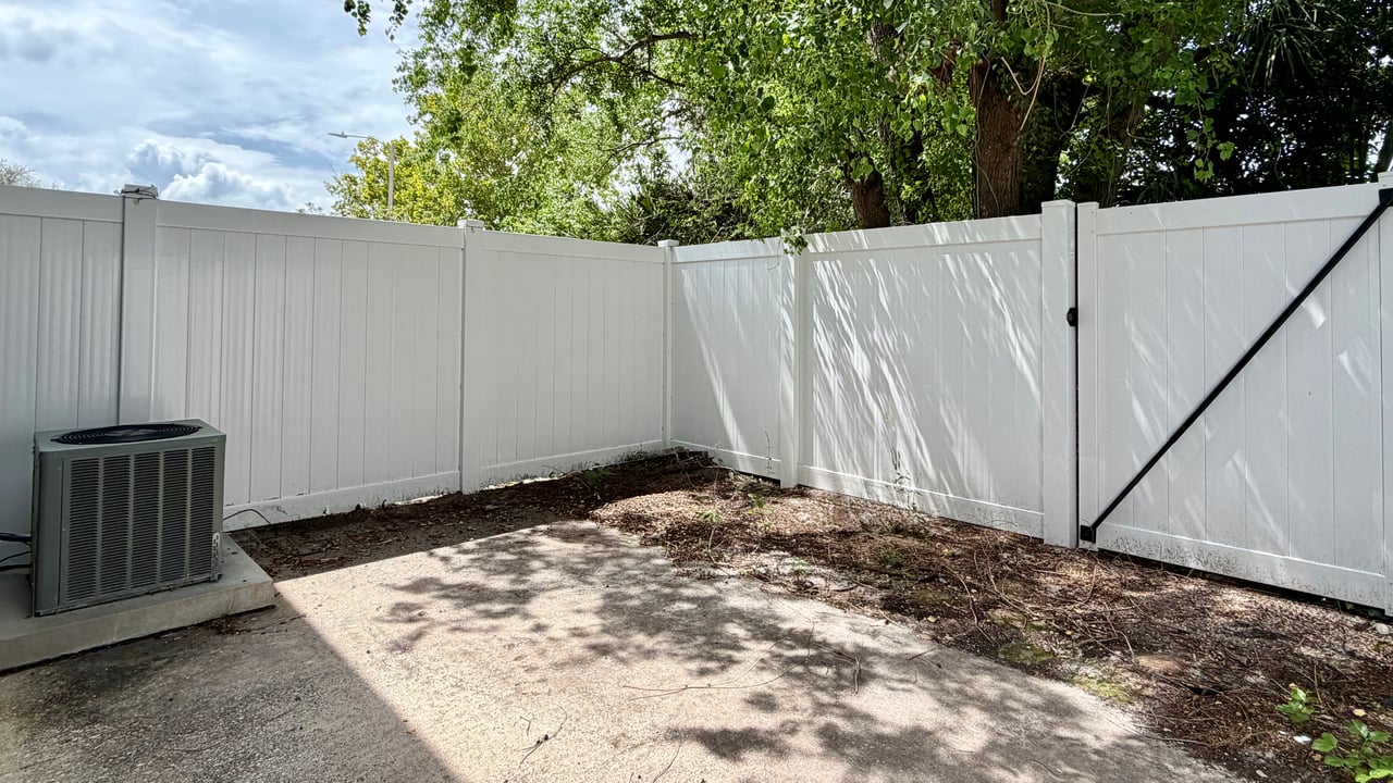 Lake Baldwin Area 2-Bedroom Townhouse for Lease