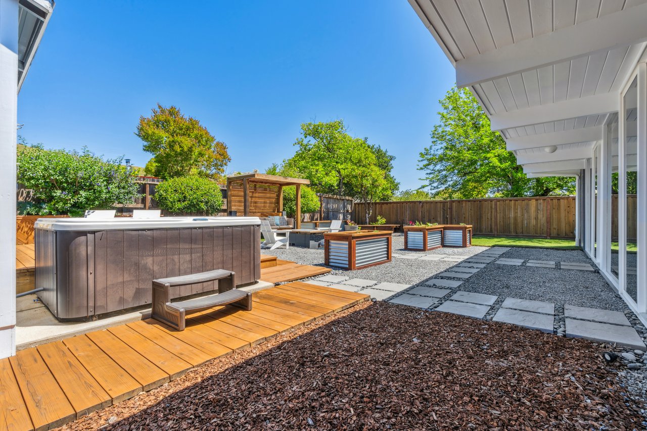 756 Del Ganado Rd