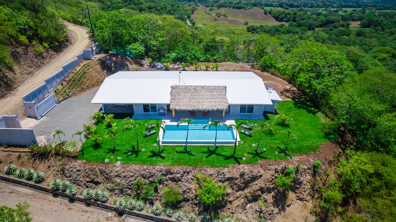 V-Lokamar Corona 1 | Exclusive 5-Bedroom Villa with Panoramic Pacific Ocean Views in Playa Grande