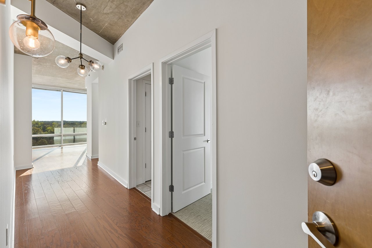 943 Peachtree Street NE Unit 913