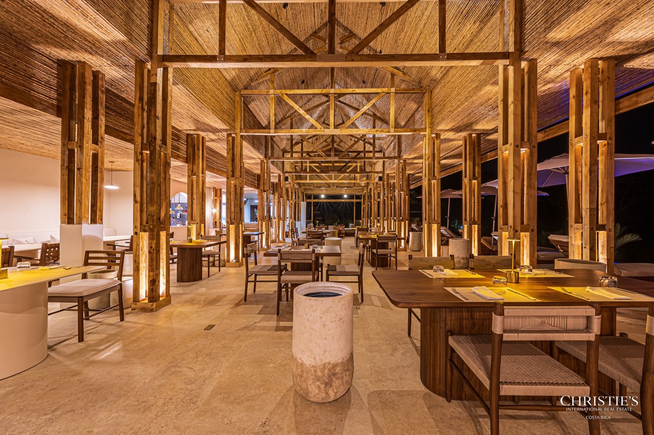 Luxury Hotel Boutique with Ocean Views | Walking distance to the beach | 13.2 Acres