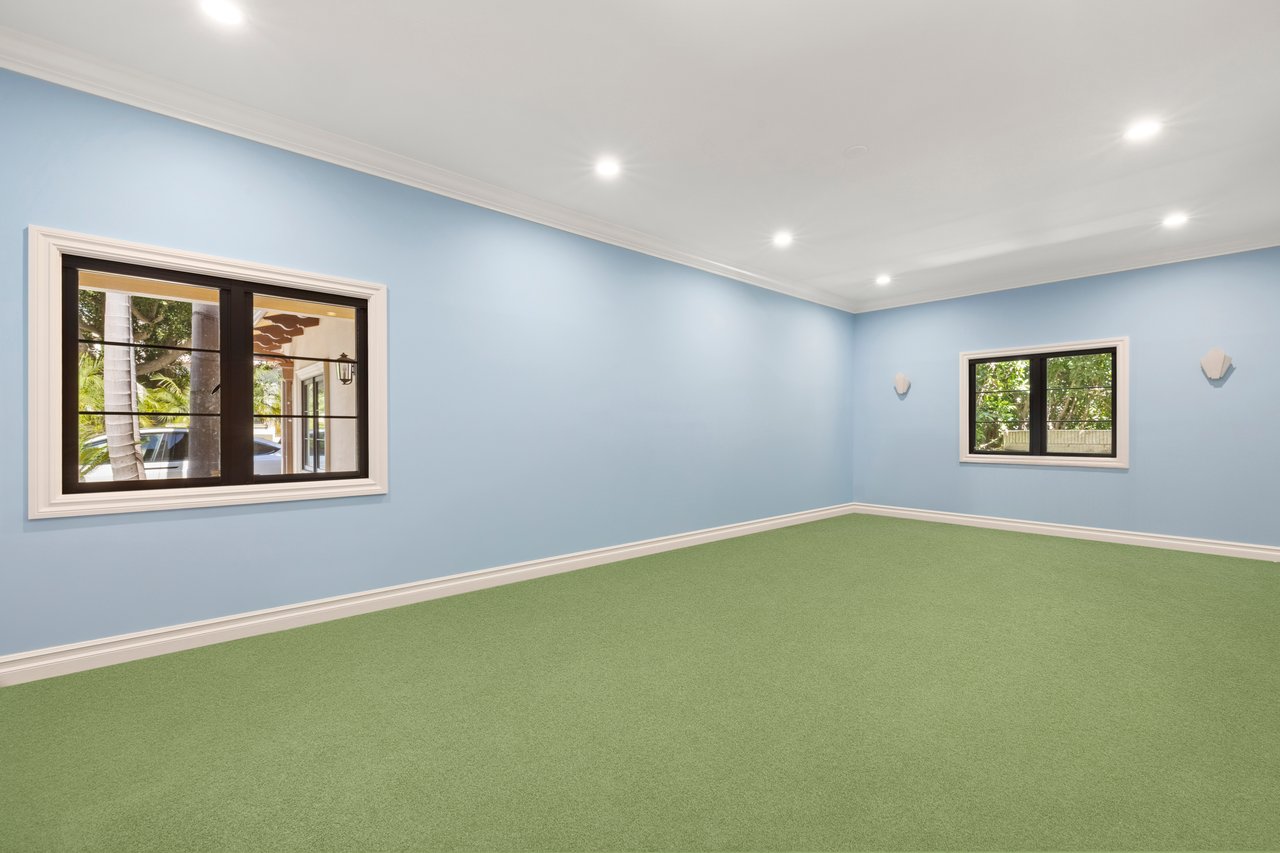 2325 Duxbury Cir