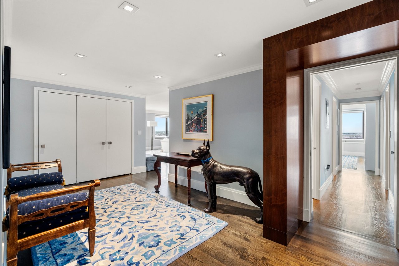 Highly Renovated Harbor Towers Residence