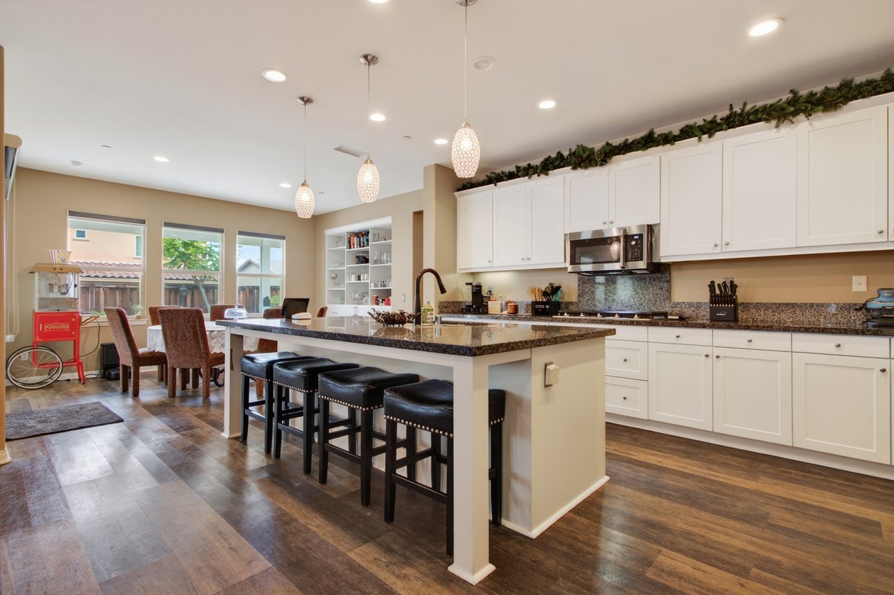 27867 Huron Ct