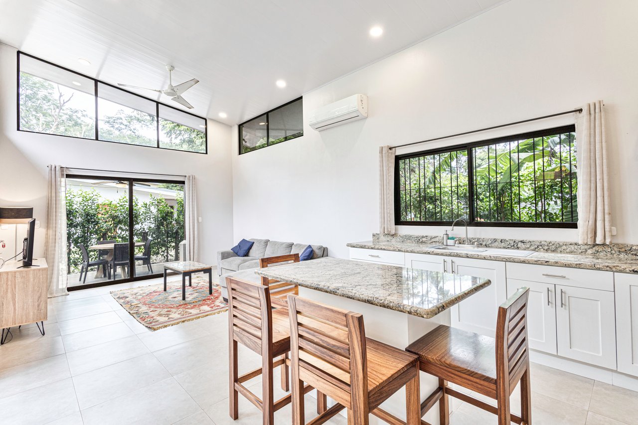 Charming Two Bedroom Casa Ceiba