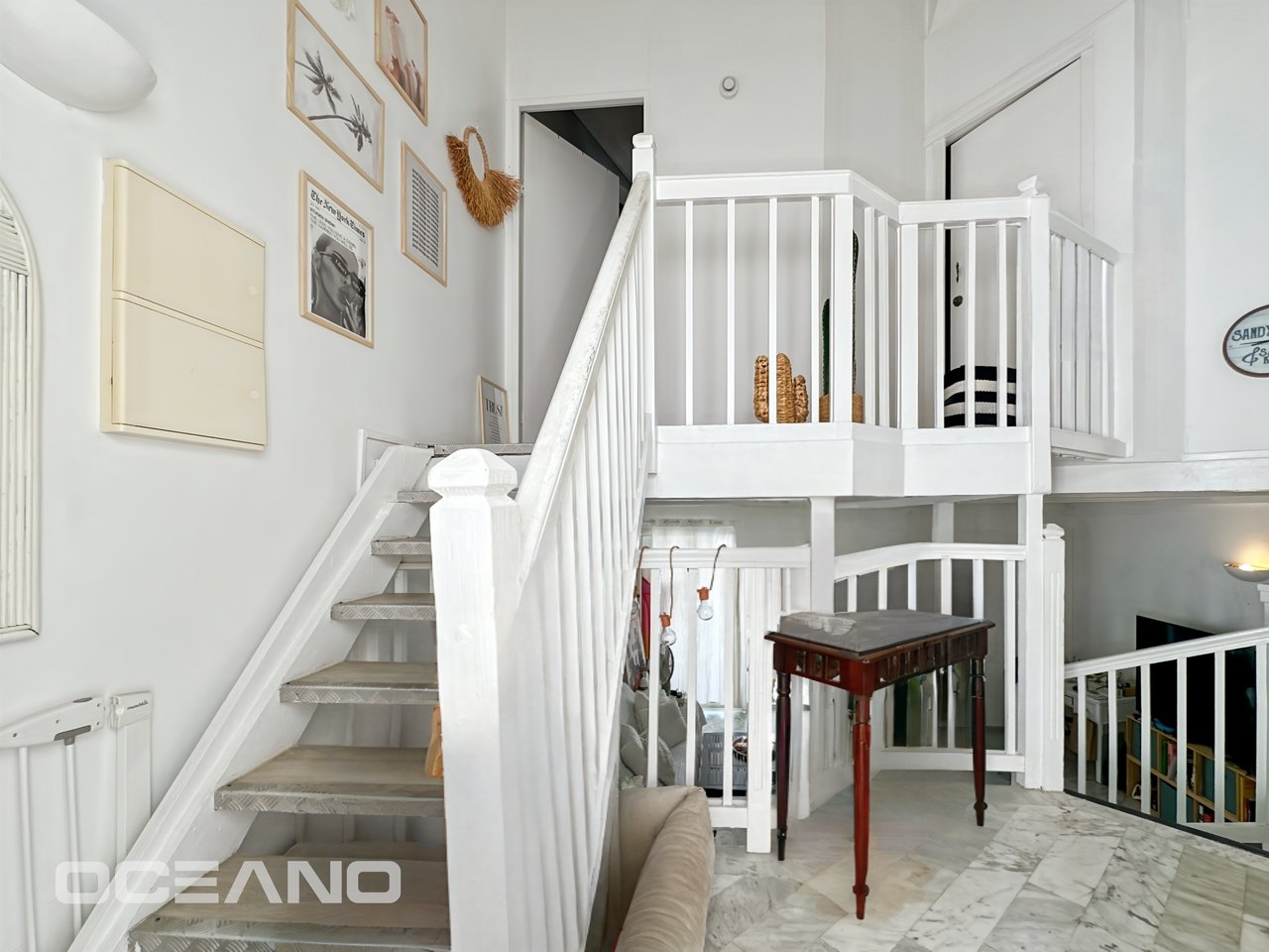 2 bedrooms with a sea view