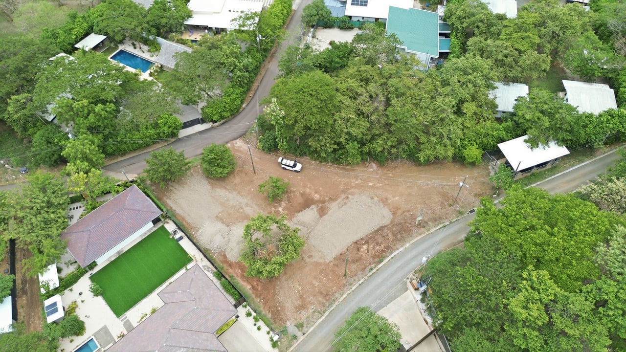 1,592 m2 Lot with Water - Ready to Build! - Playa Grande 