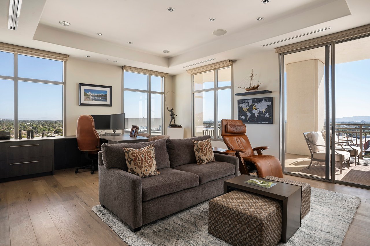 2211 E CAMELBACK Road, 1203