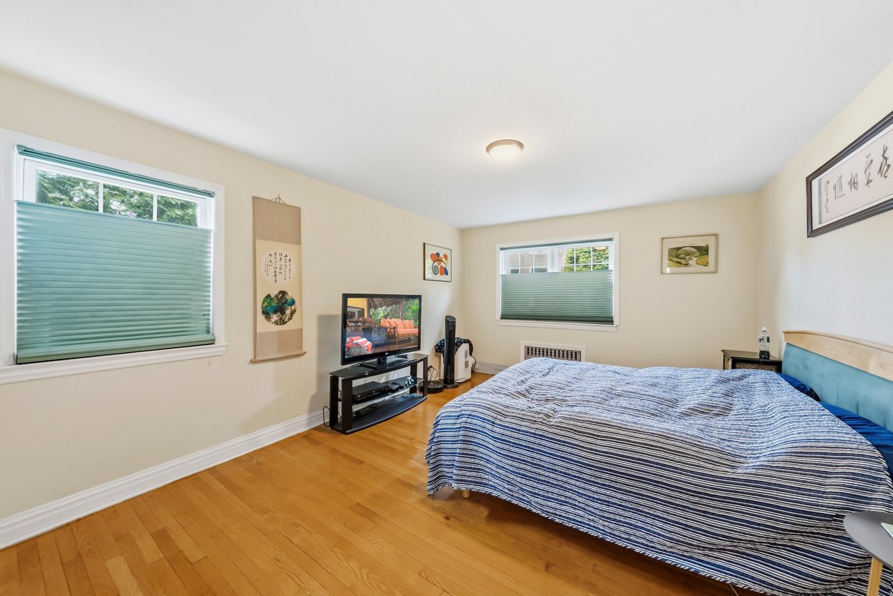 1028 Harvard Place, Fort Lee, NJ 07024