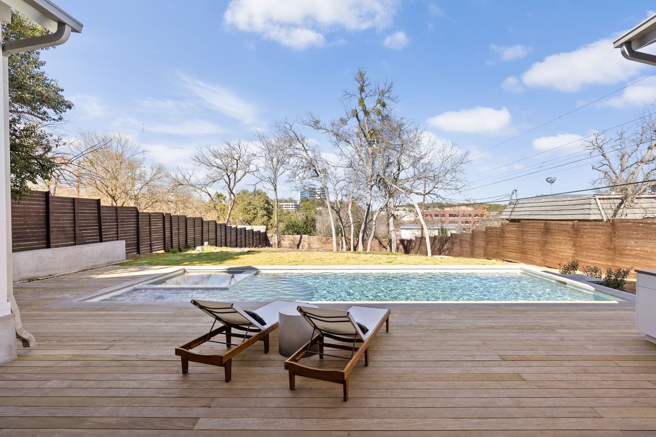 Forest Hills Residence