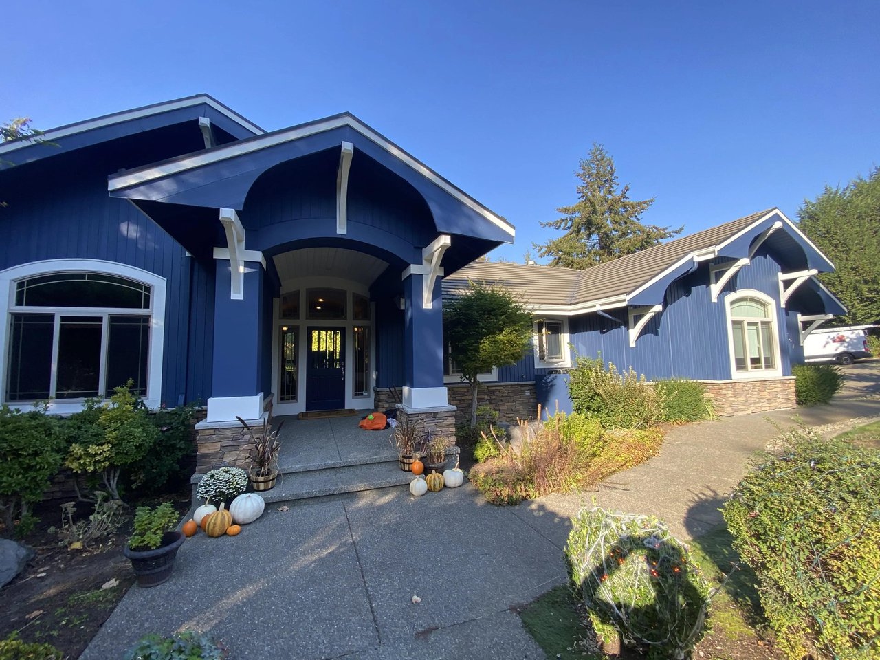 🏡 Why Seattle Homes Feel Different in the Fall