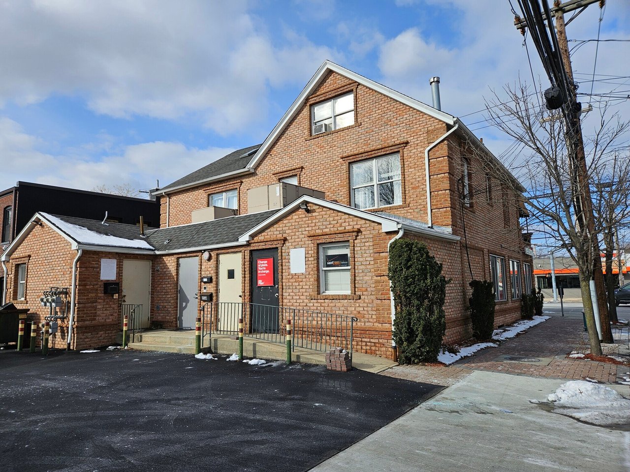 612 Jericho Tpke